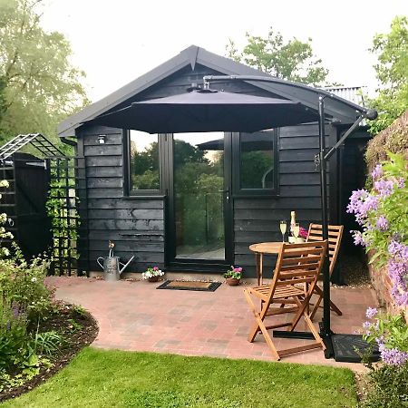 Melford Allotment Shed-Vintage Lodge Suffolk Лонг Мелфорд Экстерьер фото